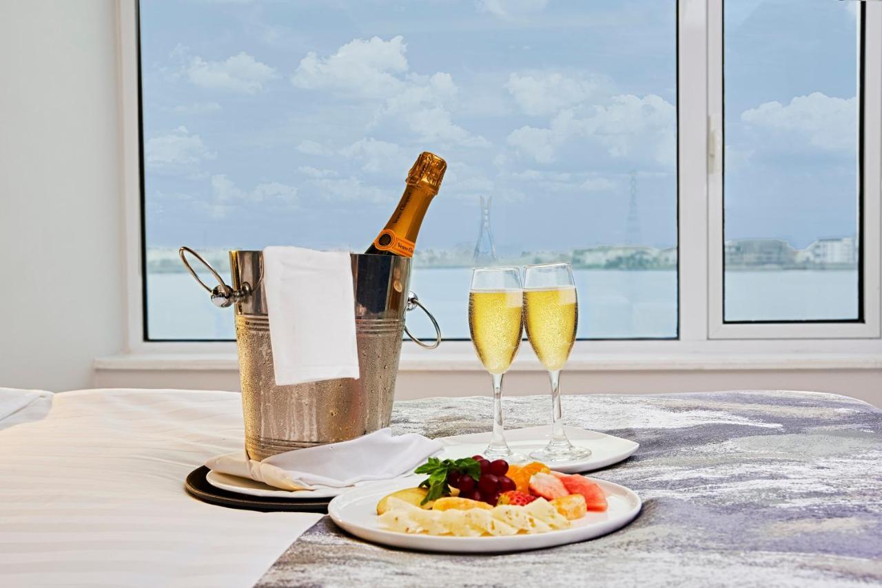 The Yacht Hotel Sea Front Lekki Phase 1 ลากอส ภายนอก รูปภาพ
