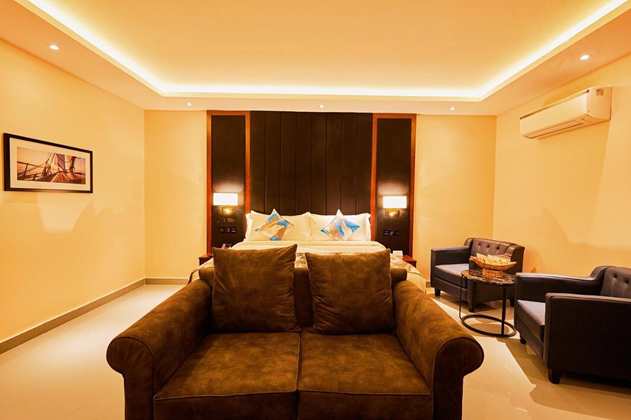 The Yacht Hotel Sea Front Lekki Phase 1 ลากอส ภายนอก รูปภาพ