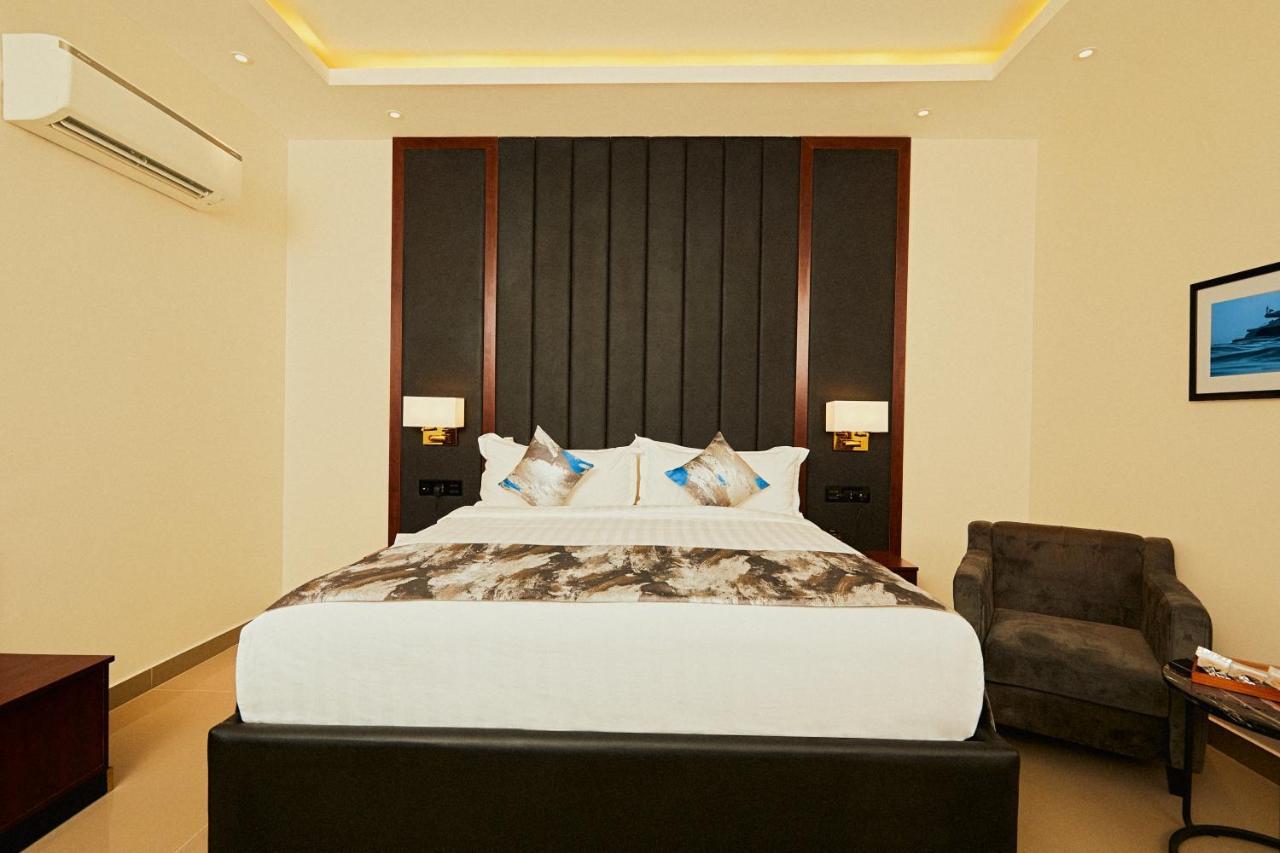 The Yacht Hotel Sea Front Lekki Phase 1 ลากอส ภายนอก รูปภาพ