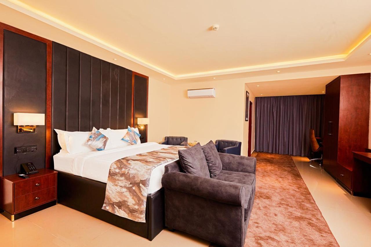 The Yacht Hotel Sea Front Lekki Phase 1 ลากอส ภายนอก รูปภาพ