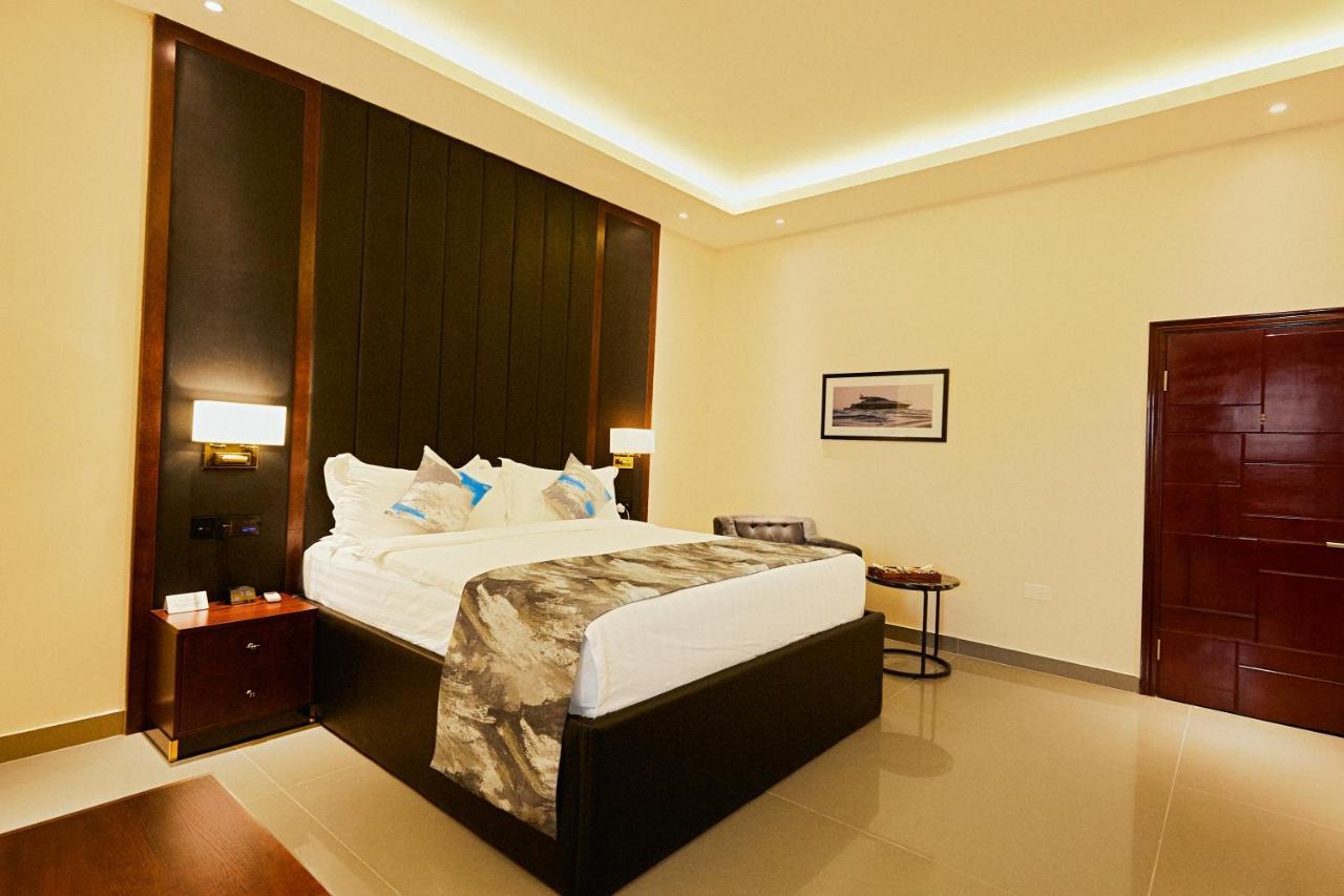 The Yacht Hotel Sea Front Lekki Phase 1 ลากอส ภายนอก รูปภาพ